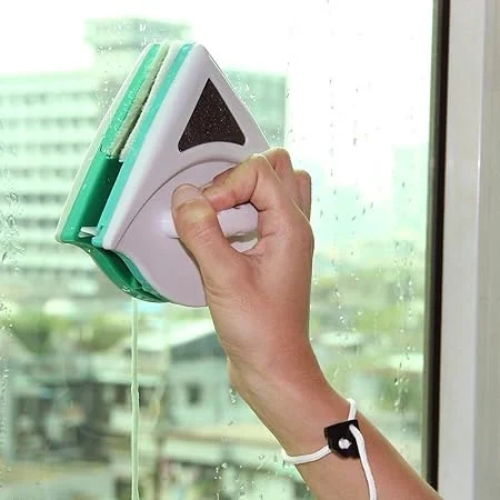 Magnetic Brush for High-rise Single Glazed Windows